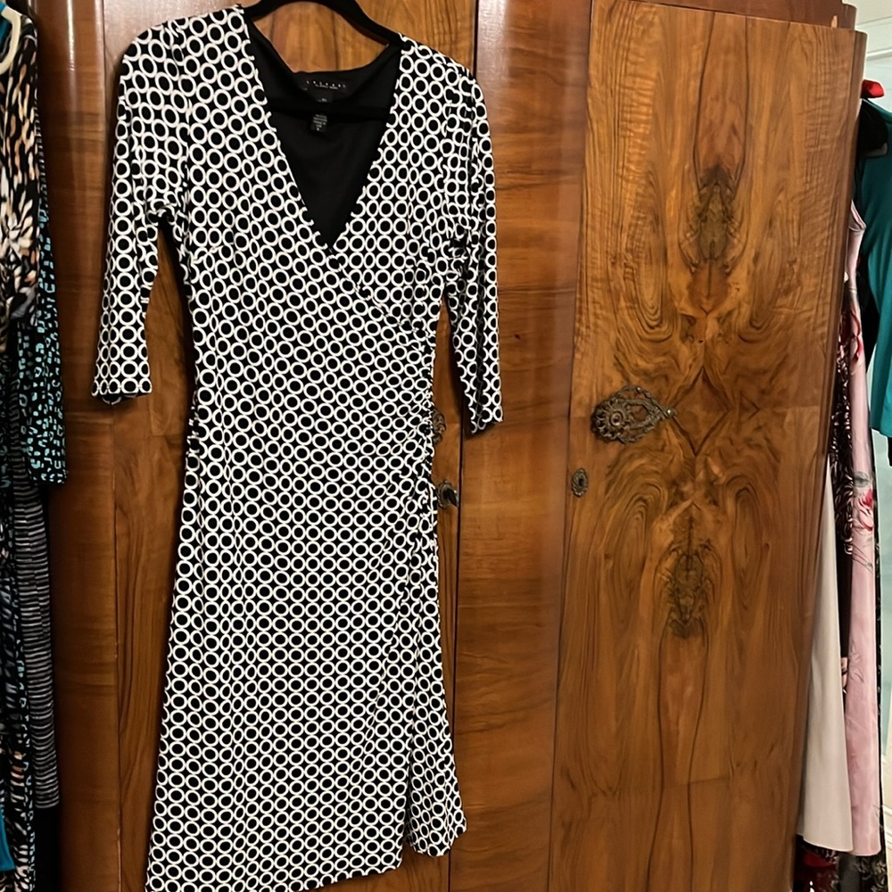 LAUNDRY BY SHELLI SEGAL Black & White Long Sleeve Ruched Dress | Size 6
